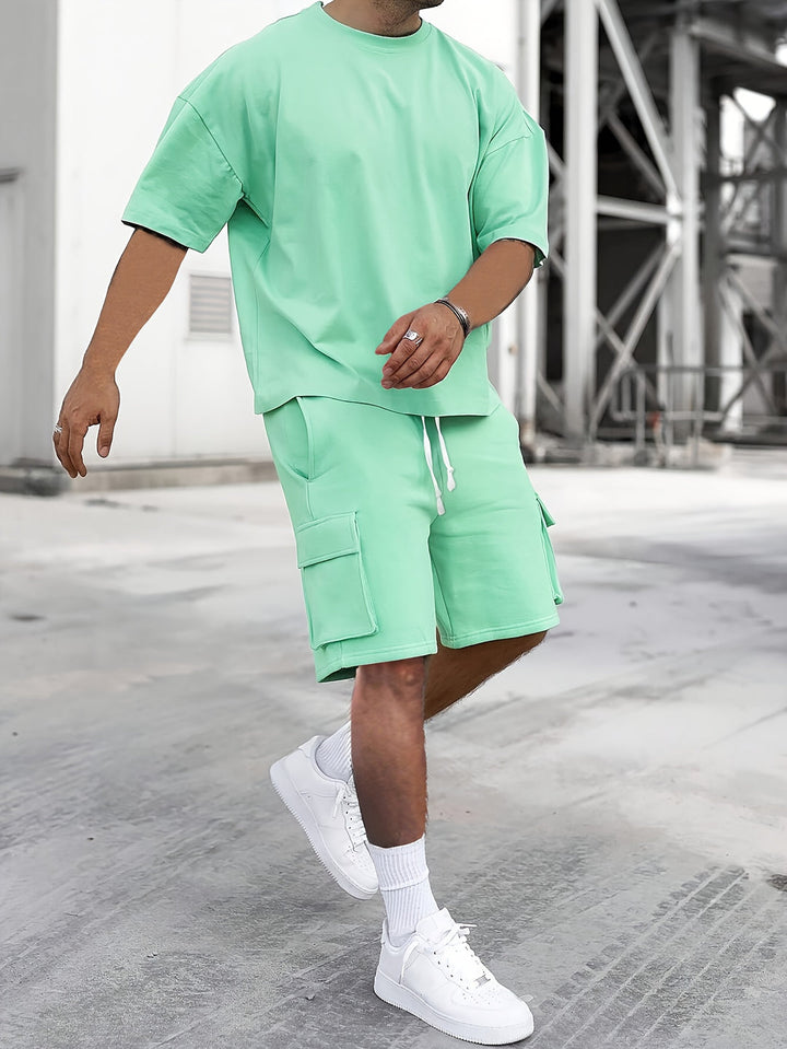 Set di Abbigliamento Sportivo da Uomo | Tessuto Traspirante | Comfort & Stile | T-Shirt & Shorts