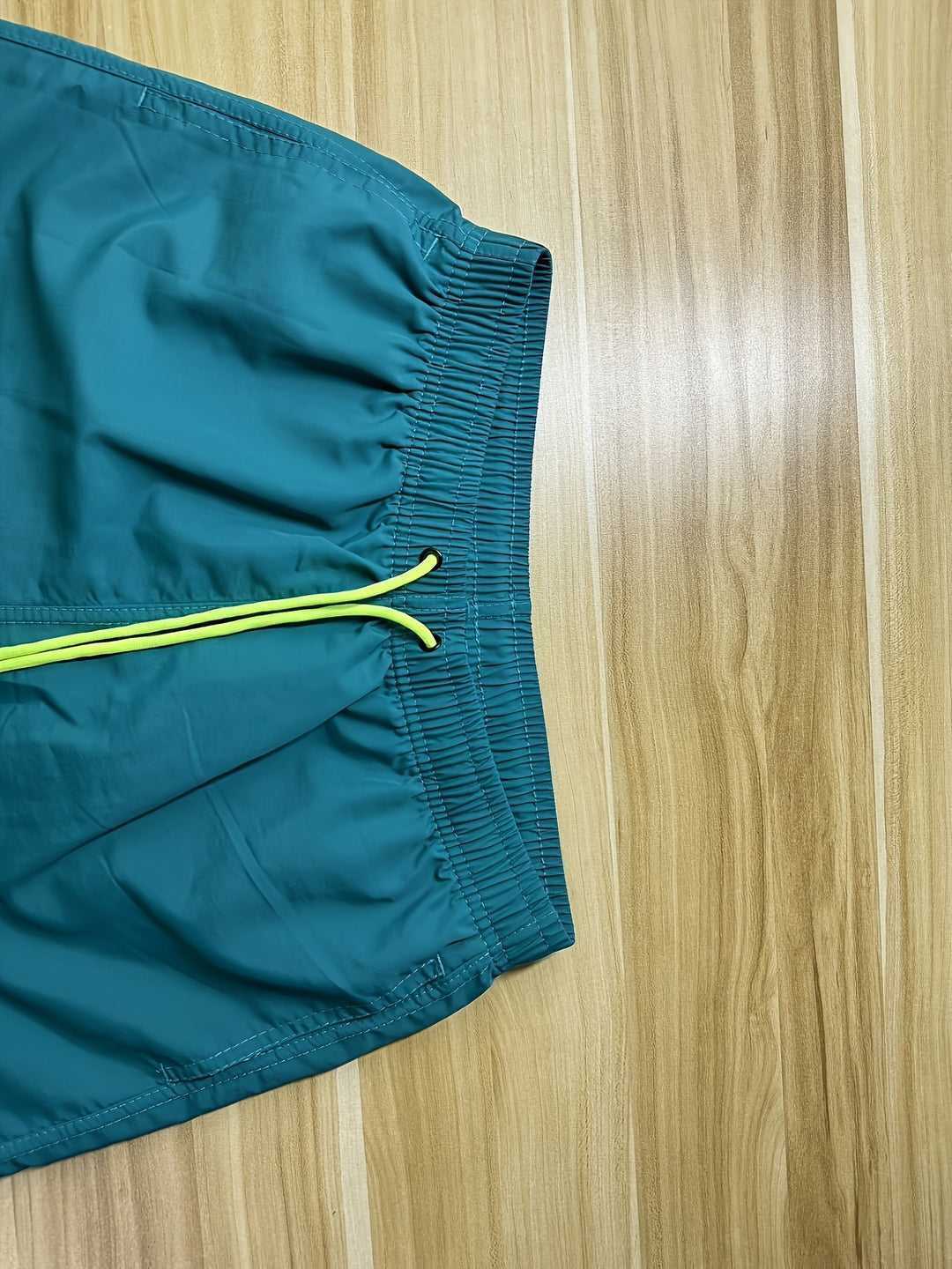 Short da bagno da uomo | Asciugatura rapida in nylon | Con fodera in rete e cordoncino | Confortevole e durevole